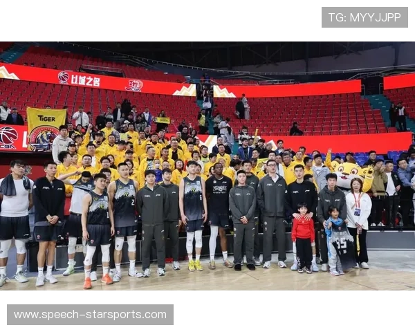 CBA季后赛激战正酣辽宁队力克对手晋级四强全程回顾